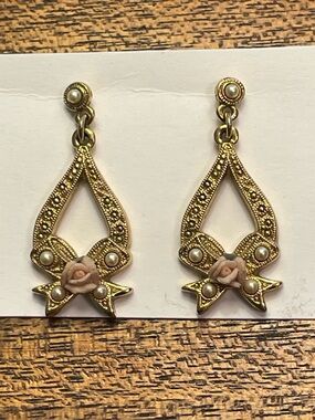 1928 Brand Vintage 80s Dangle Earrings with Faux Seed Pearls and Porcelain Roses